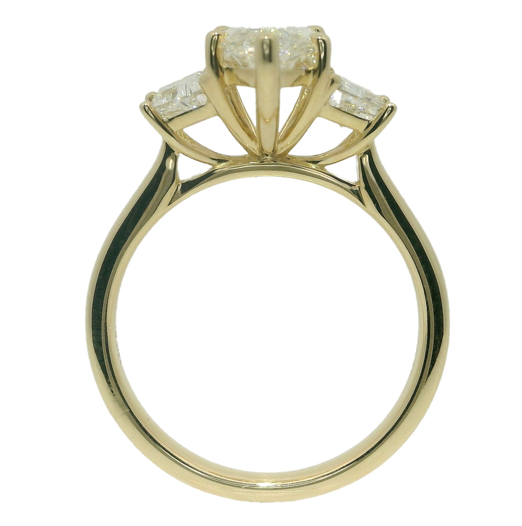 Lab Grown - 14Ky 2.80 Cttw E Vs1 Marq. Center W/Trapezoid Side Stones 3 Stone Ring
1Mq=2.07Ct 
Igi Lg598376773